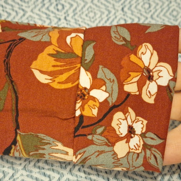 Lularoe LS Dress with pockets - Picture 4 of 5